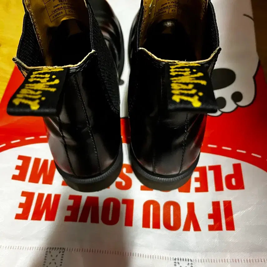 [SOLD OUT] 닥터마틴 첼시부츠 2976 블랙 팝니다