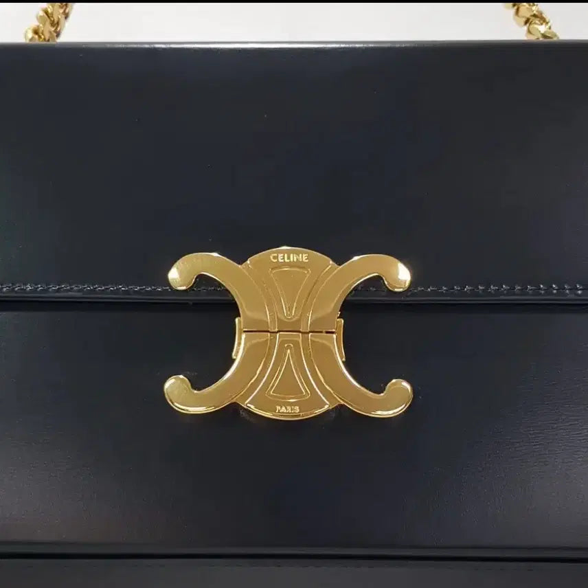 [BUNJANG] Celine Triomphe Chain Bag / 셀린느 트리오페 박스 체인백