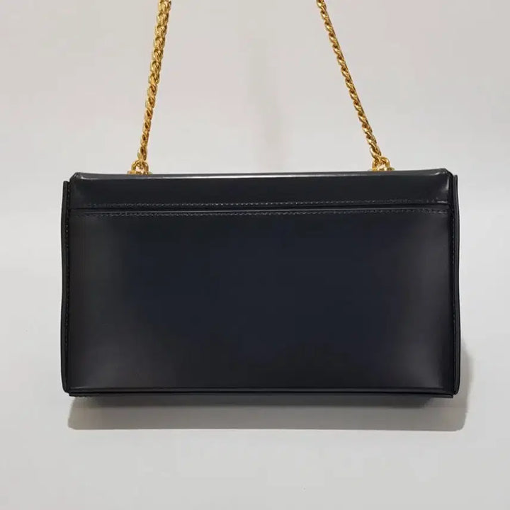 [BUNJANG] Celine Triomphe Chain Bag / 셀린느 트리오페 박스 체인백