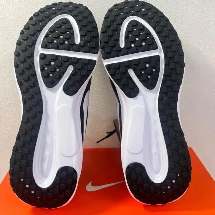 [BUNJANG] Nike Revolution 8 265mm / 나이키 레볼루션 8 265mm