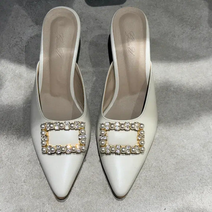 [BUNJANG] Grace U Lambskin Mule (Ivory, 250) / 그레이스유(Grace U) 그레이스 램스킨 뮬(아이보리, 250)