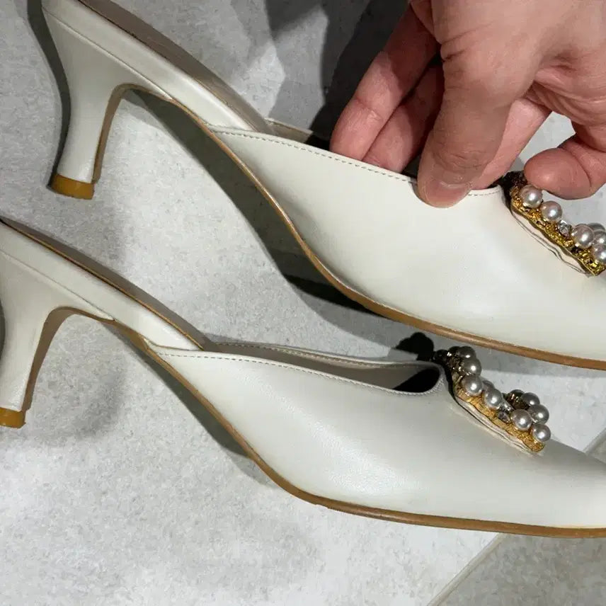 [BUNJANG] Grace U Lambskin Mule (Ivory, 250) / 그레이스유(Grace U) 그레이스 램스킨 뮬(아이보리, 250)
