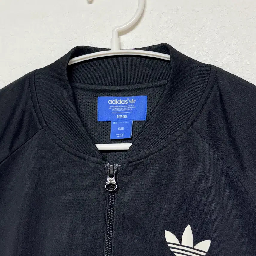 [BUNJANG] Adidas Rita Ora Collaboration Dog Back Panel Track Top Jersey / 아디다스 리타오라 콜라보 등판강아지 트랙탑 져지 85