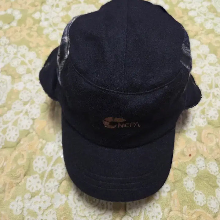 [BUNJANG] Nepa Black Ear Flap Hat / 네파 블랙 귀달이 모자