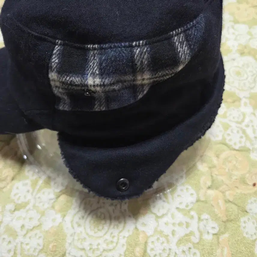 [BUNJANG] Nepa Black Ear Flap Hat / 네파 블랙 귀달이 모자