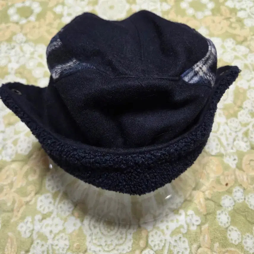 [BUNJANG] Nepa Black Ear Flap Hat / 네파 블랙 귀달이 모자