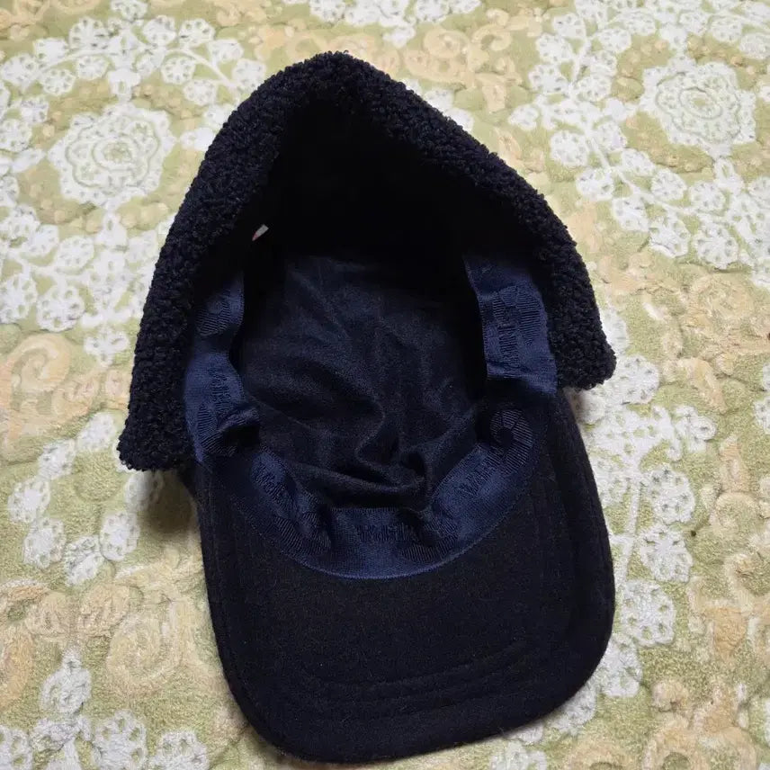 [BUNJANG] Nepa Black Ear Flap Hat / 네파 블랙 귀달이 모자