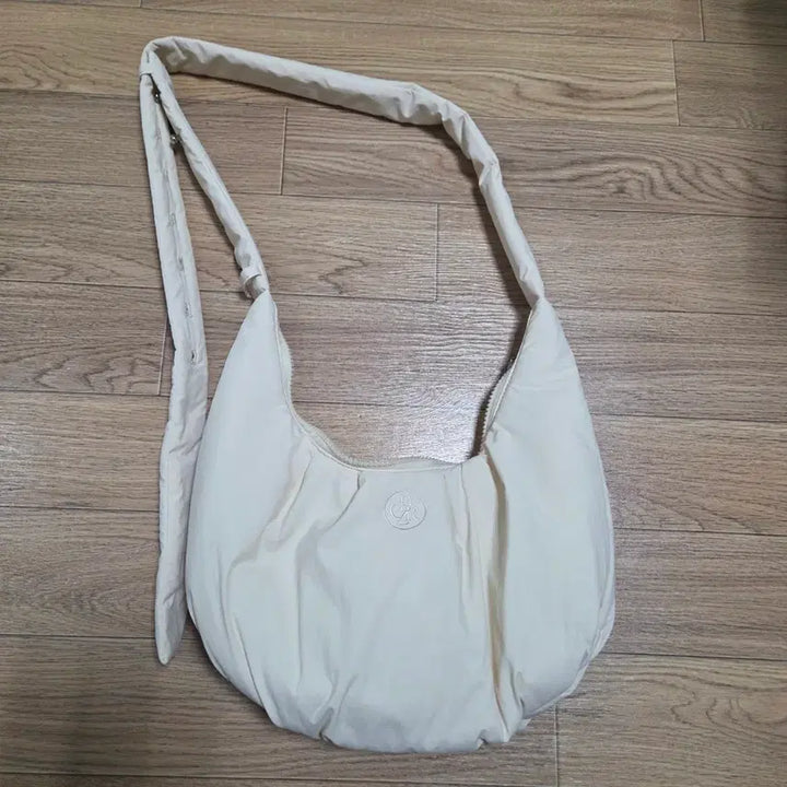 [BUNJANG] Citybreeze Circle Logo Padded Hobo Bag / 시티브리즈 써클로고 패딩 호보백 가방 크로스백 숄더백