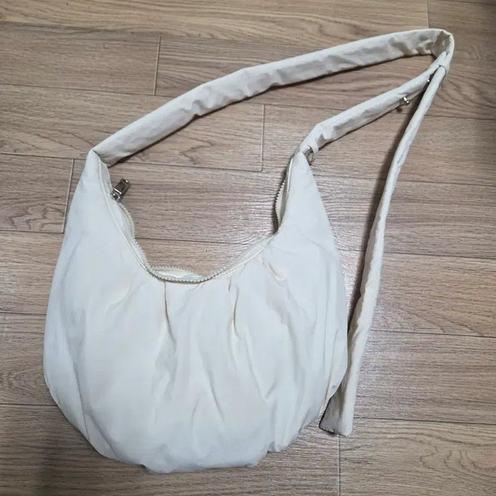 [BUNJANG] Citybreeze Circle Logo Padded Hobo Bag / 시티브리즈 써클로고 패딩 호보백 가방 크로스백 숄더백