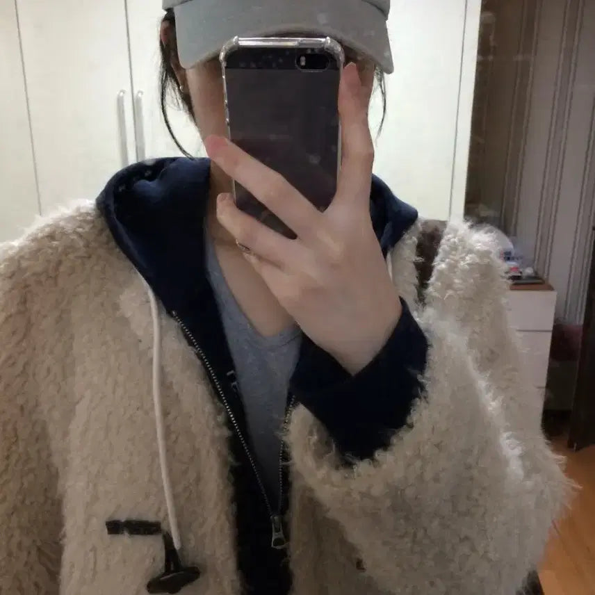 [BUNJANG] Unspecified Beige Fur Jacket / 더플 퍼자켓