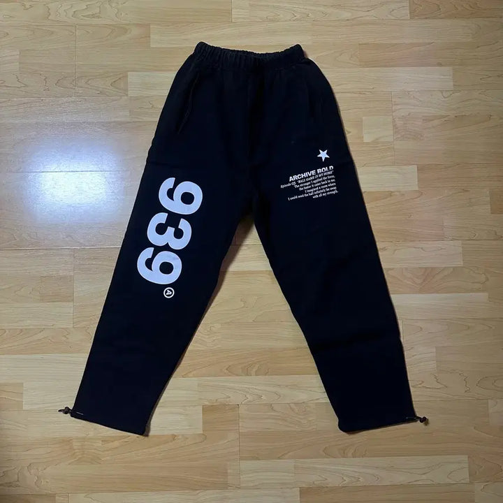 [BUNJANG] Archive Bold 939 Logo Sweat Pants / 아카이브 볼드 939 LOGO SWEAT PANTS