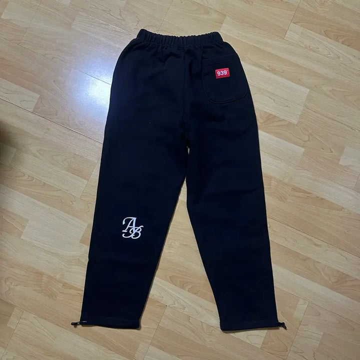 [BUNJANG] Archive Bold 939 Logo Sweat Pants / 아카이브 볼드 939 LOGO SWEAT PANTS