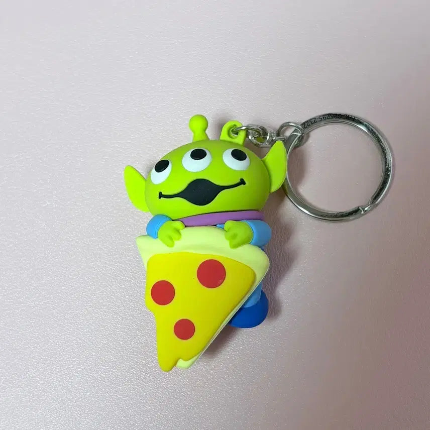 [BUNJANG] Disney Toy Story Alien Pizza Keyring Figure / 일본 토이스토리 알린 피자 키링 피규어