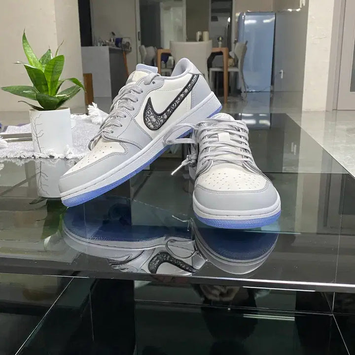 [BUNJANG] Air Dior Jordan 1 Low Size 43 270 New / 에어 디올 조던 1 로우 사이즈 43 (270) 정품,새상품)