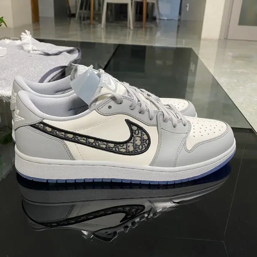 [BUNJANG] Air Dior Jordan 1 Low Size 43 270 New / 에어 디올 조던 1 로우 사이즈 43 (270) 정품,새상품)