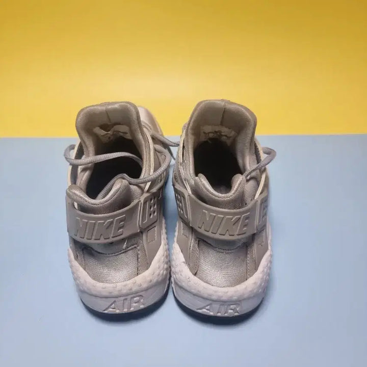 [BUNJANG] Nike Huarache Gray Sneakers 270 / 나이키 허라취 회색 운동화 270