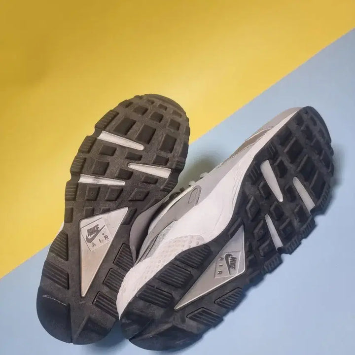 [BUNJANG] Nike Huarache Gray Sneakers 270 / 나이키 허라취 회색 운동화 270