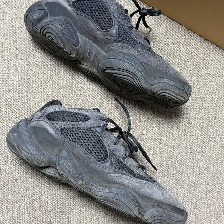 [BUNJANG] Adidas Yeezy 500 Utility Black / [255] 아디다스 yeezy 이지 500 유틸리티 블랙