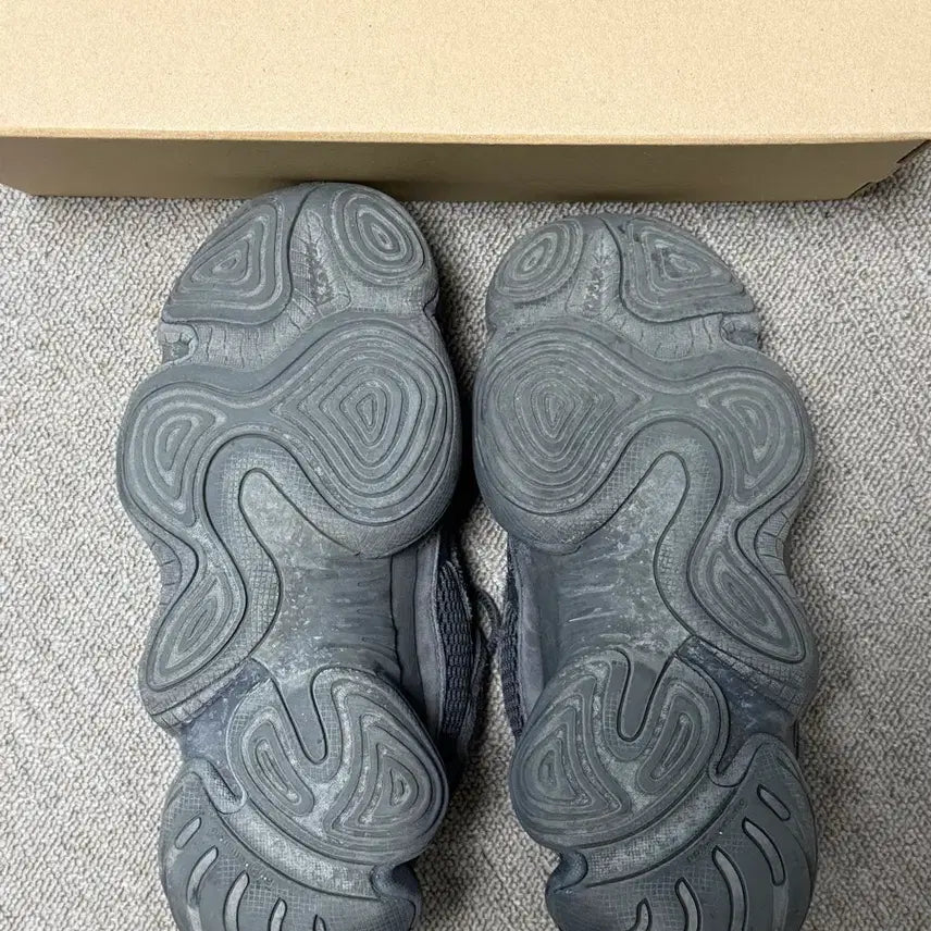 [BUNJANG] Adidas Yeezy 500 Utility Black / [255] 아디다스 yeezy 이지 500 유틸리티 블랙