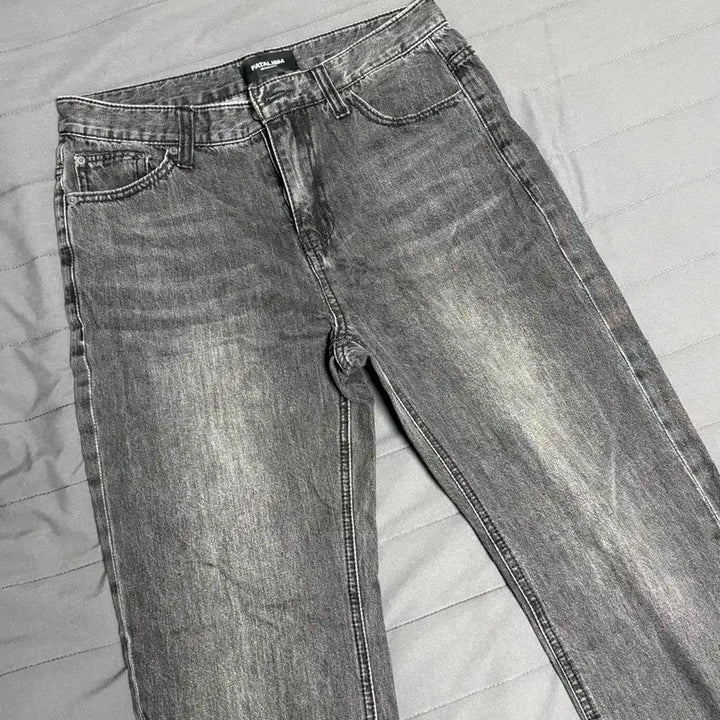 [BUNJANG] FATALISM Washed Black Denim Pants / FATALISM 워시드 블랙 데님 팬츠 판매합니다.