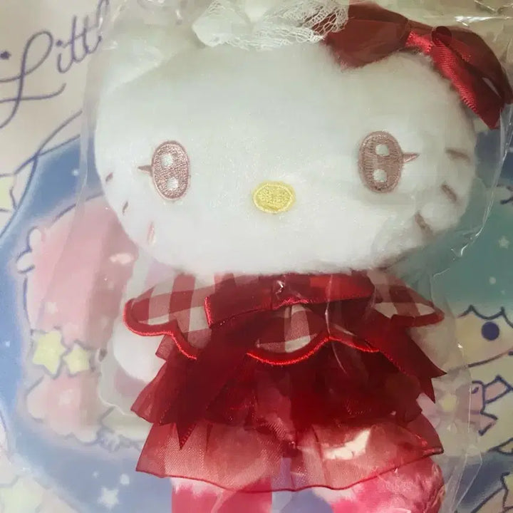 [BUNJANG] Sanrio Showbito Whipped Cherry Kitty Mascot / 산리오 쇼비도 휘핑체리 키티 마스코트