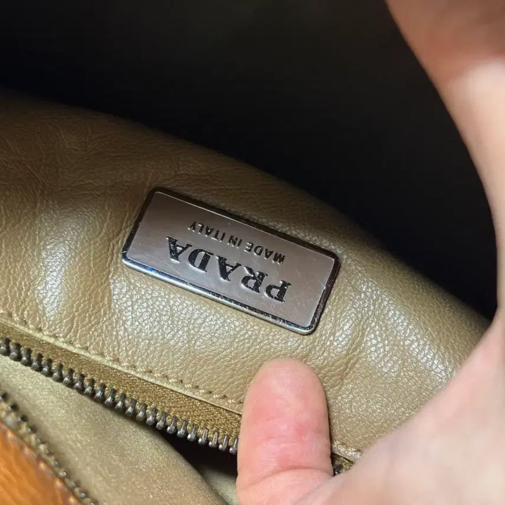 [BUNJANG] Prada Leather Shoulder Bag / (정품)프라다 가죽 숄더백