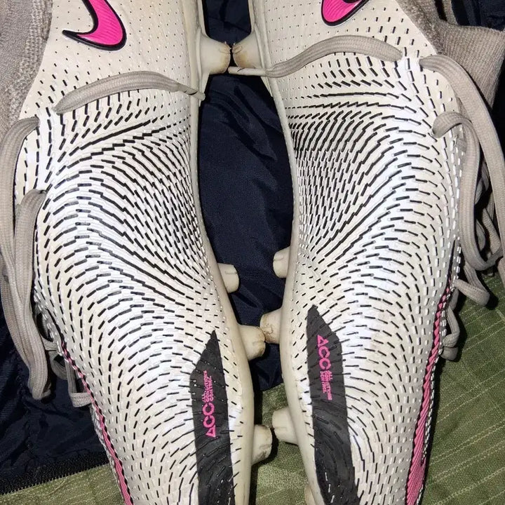 [BUNJANG] Nike Soccer Cleats / 나이키 최상급축구화265-270(축구공 서비스)