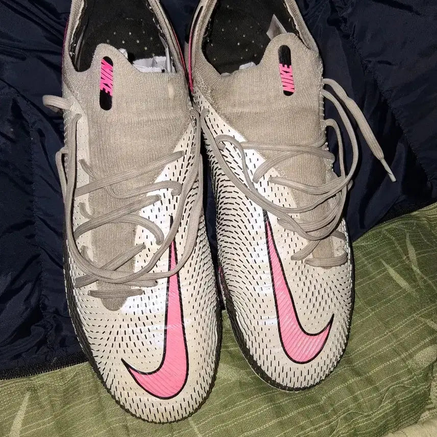 [BUNJANG] Nike Soccer Cleats / 나이키 최상급축구화265-270(축구공 서비스)