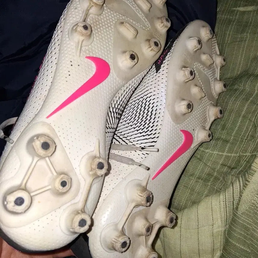 [BUNJANG] Nike Soccer Cleats / 나이키 최상급축구화265-270(축구공 서비스)