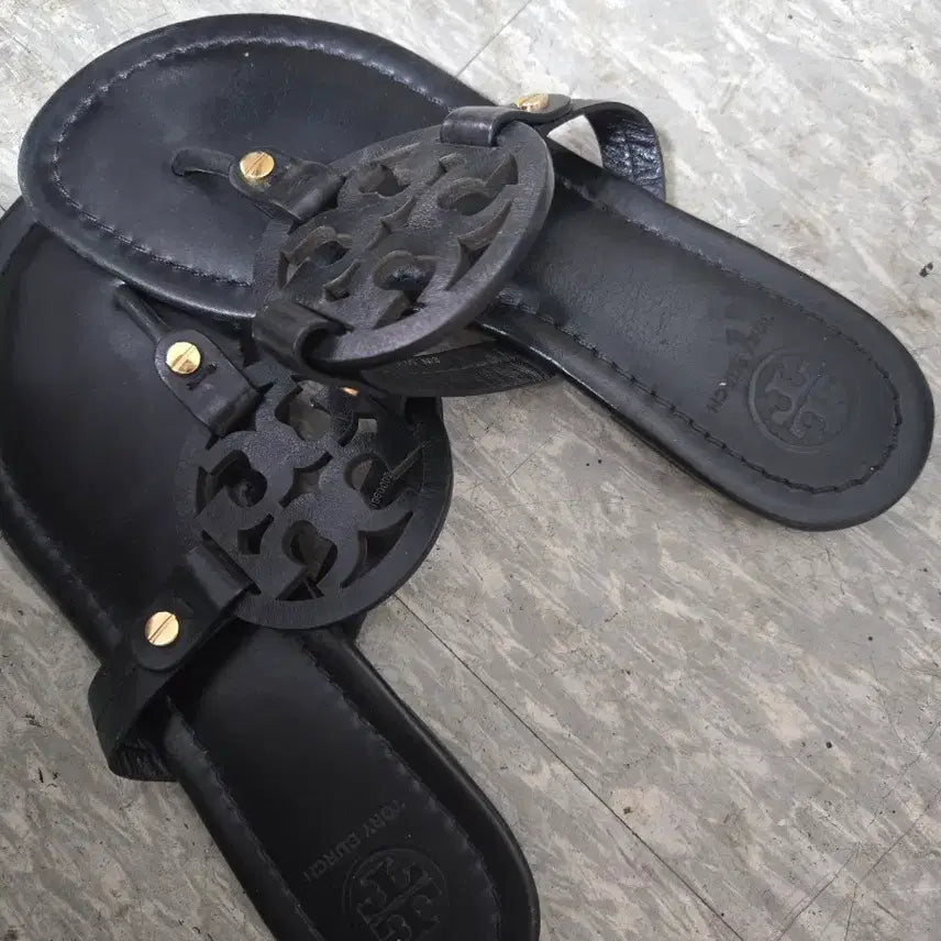 [BUNJANG] Tory Burch Leather Thong Sandals / 토리버치 블랙 레더 쪼리 샌들 235