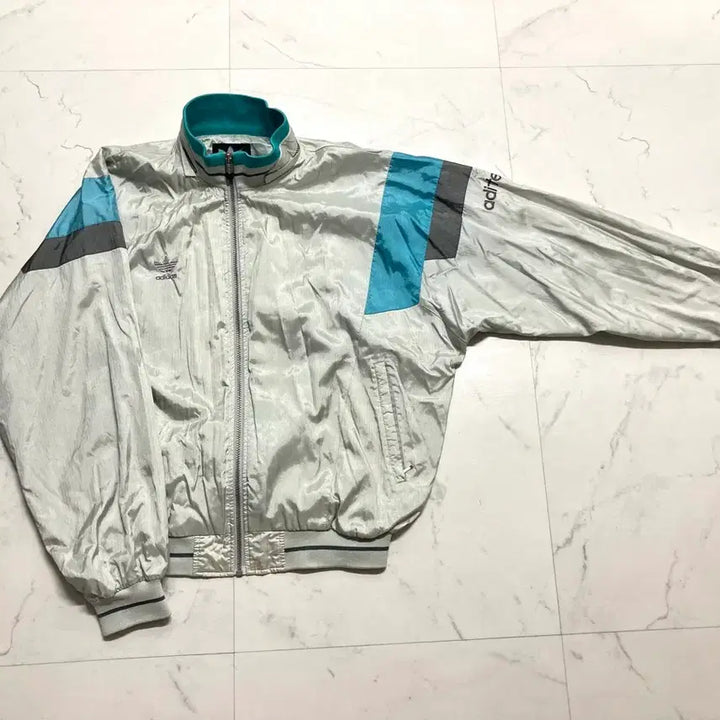 [BUNJANG] Adidas Firebird Oversized Windbreaker Jacket / 80-90s 아디다스 파이어버드 오버핏 바람막이 110~