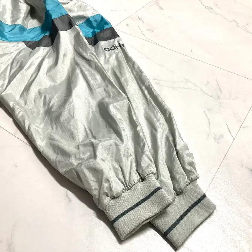 [BUNJANG] Adidas Firebird Oversized Windbreaker Jacket / 80-90s 아디다스 파이어버드 오버핏 바람막이 110~