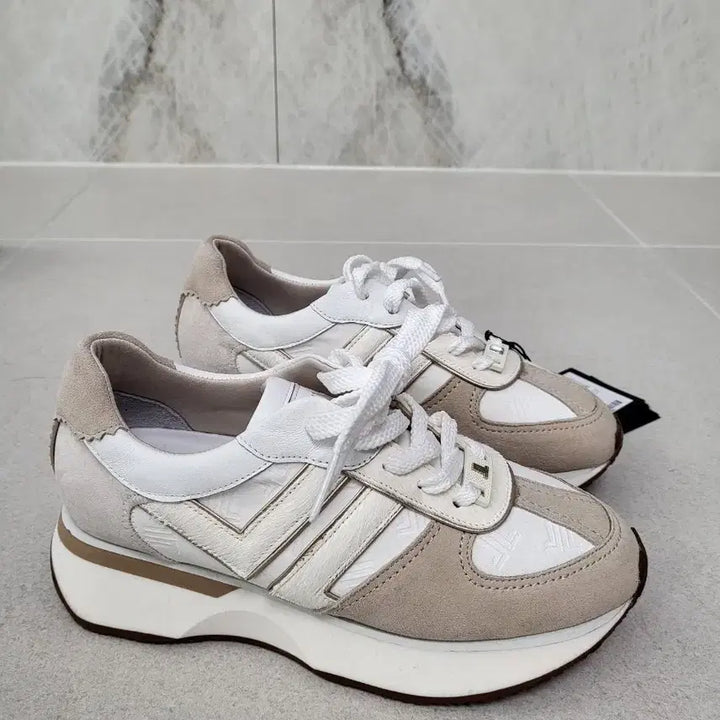 [BUNJANG] Lanvin Collection Sneakers (230) / 랑방컬렉션 스니커즈(사진 도용시 법적조치)