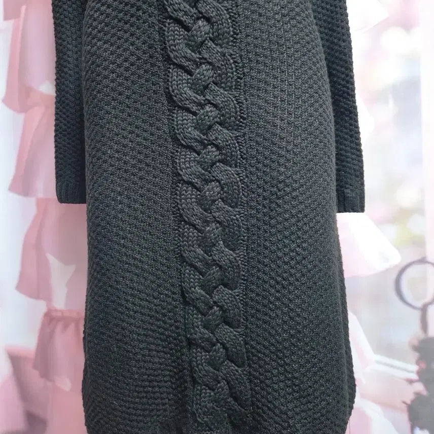 [BUNJANG] Calvin Klein Gold Button Cable Knit Dress / 캘빈클라인 금장단추 포인트 꽈배기 니트원피스
