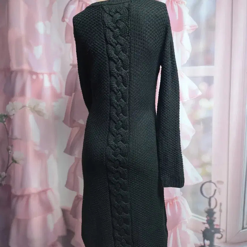 [BUNJANG] Calvin Klein Gold Button Cable Knit Dress / 캘빈클라인 금장단추 포인트 꽈배기 니트원피스