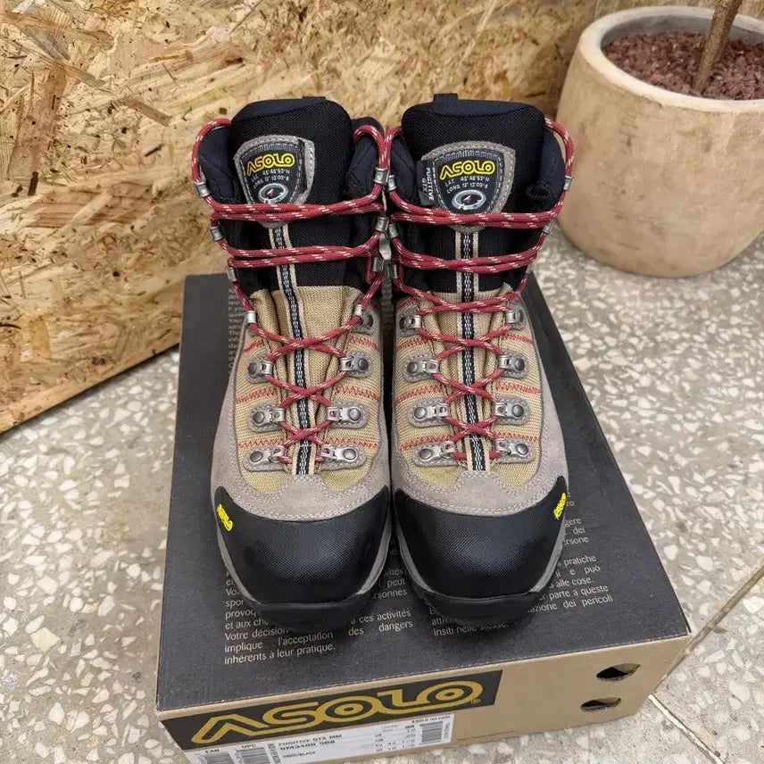 [BUNJANG] Asolo Fugitive Gore-Tex Hiking Boots / 아솔로 퍼지티브 고어텍스 등산화