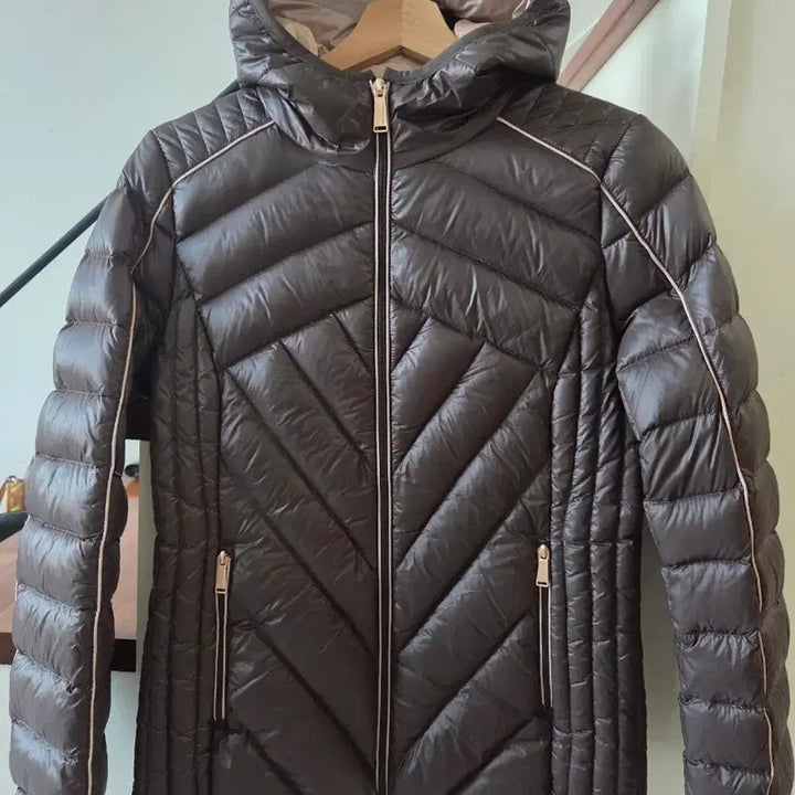 [BUNJANG] BCBG Lightweight Padded Jacket / BCBG 경량패딩