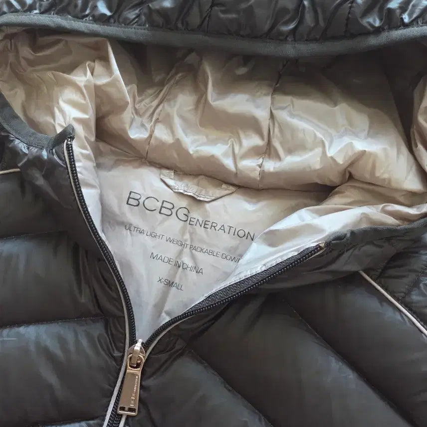 [BUNJANG] BCBG Lightweight Padded Jacket / BCBG 경량패딩