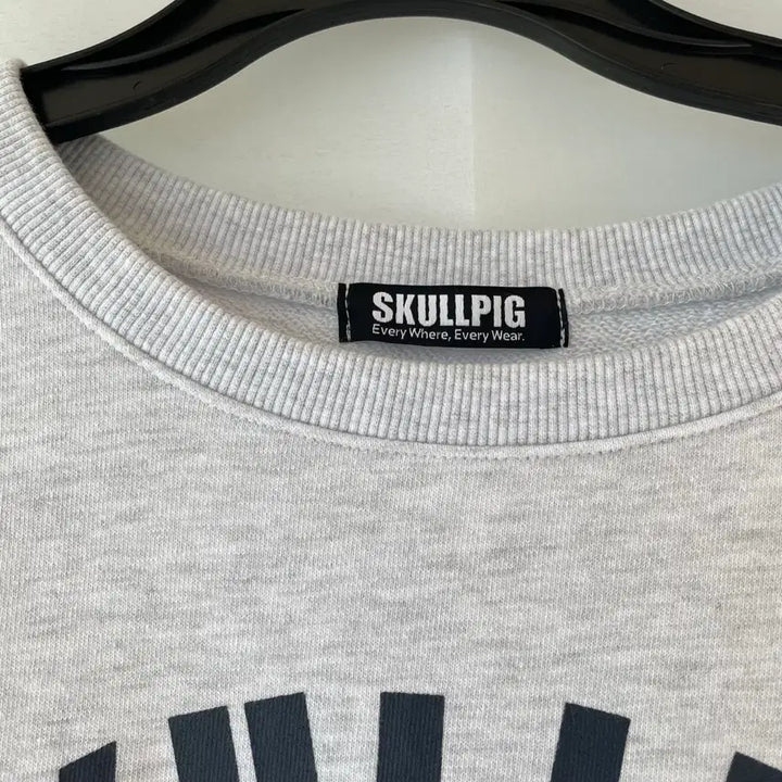 [SOLD OUT] SKULLPIG 크롭 맨투맨 - FREE사이즈