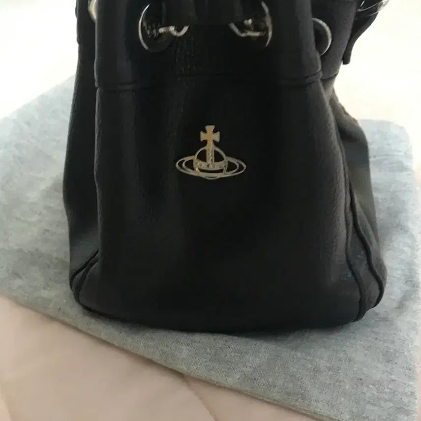 [BUNJANG] Vivienne Westwood Chrissy Small Bucket Bag Black / 비비안 웨스트우드 크리시 스몰 버킷백 블랙
