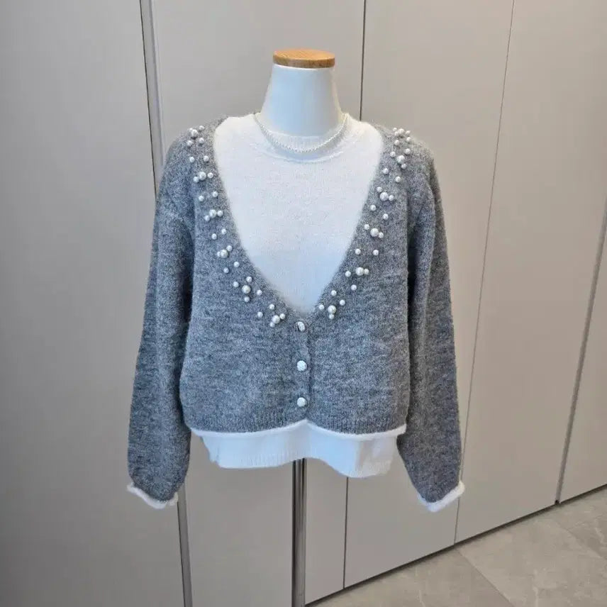 [BUNJANG] V-Pearl Knit Cardigan / [미착용/새제품] 브이 진주 니트