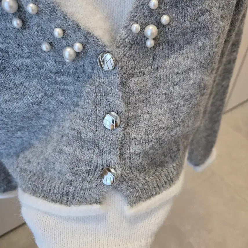 [BUNJANG] V-Pearl Knit Cardigan / [미착용/새제품] 브이 진주 니트