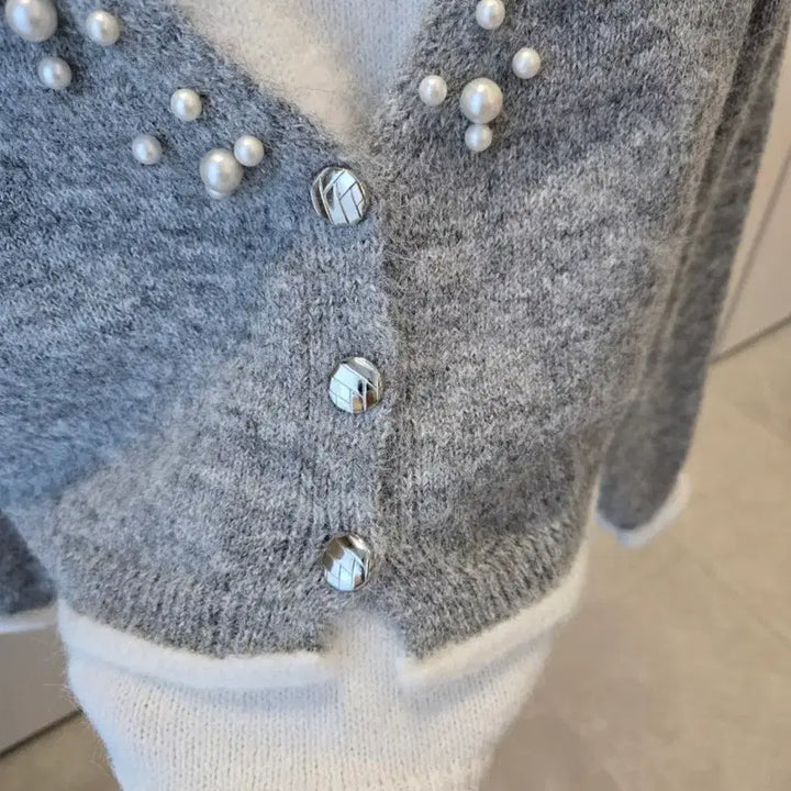 [BUNJANG] V-Pearl Knit Cardigan / [미착용/새제품] 브이 진주 니트