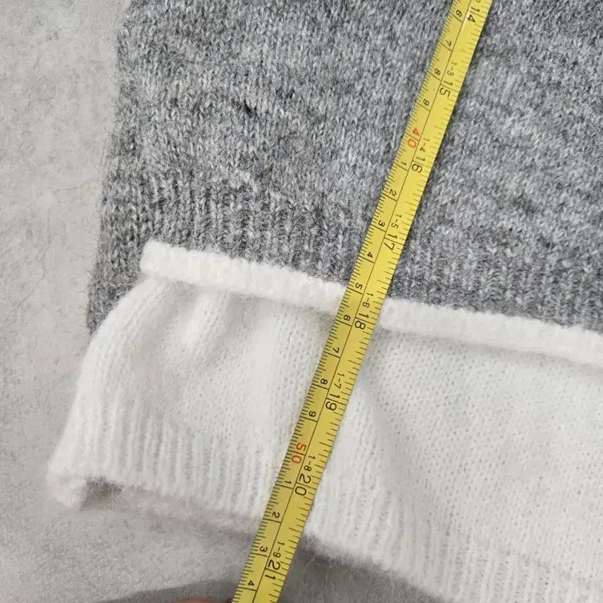[BUNJANG] V-Pearl Knit Cardigan / [미착용/새제품] 브이 진주 니트