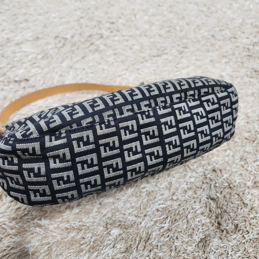 [BUNJANG] Fendi Juca Hobo Bag / (빈티지박스) 팬디 정품 쥬카 호보백