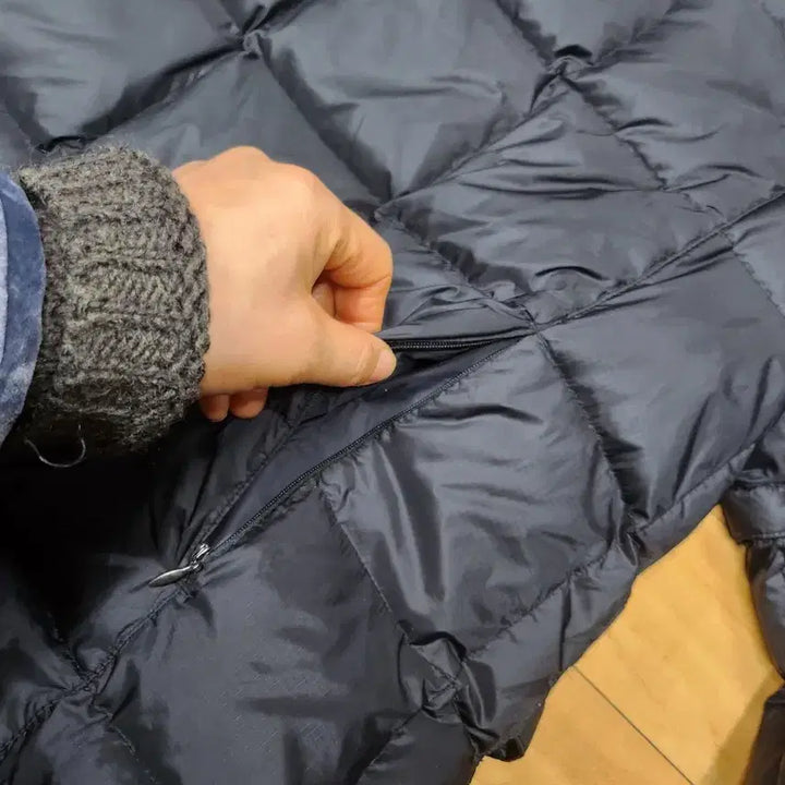 [BUNJANG] EASTLOGUE Goose Down Crew Neck Padded Jacket / EASTLOGUE 블랙 구스패딩 크루넥m