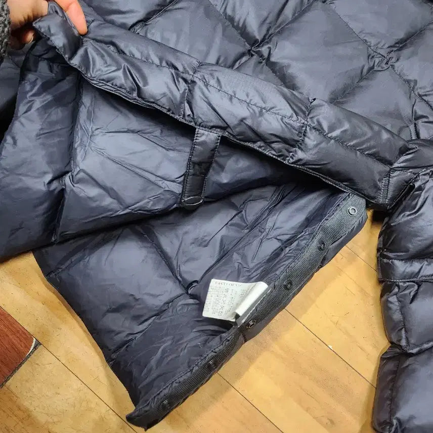 [BUNJANG] EASTLOGUE Goose Down Crew Neck Padded Jacket / EASTLOGUE 블랙 구스패딩 크루넥m