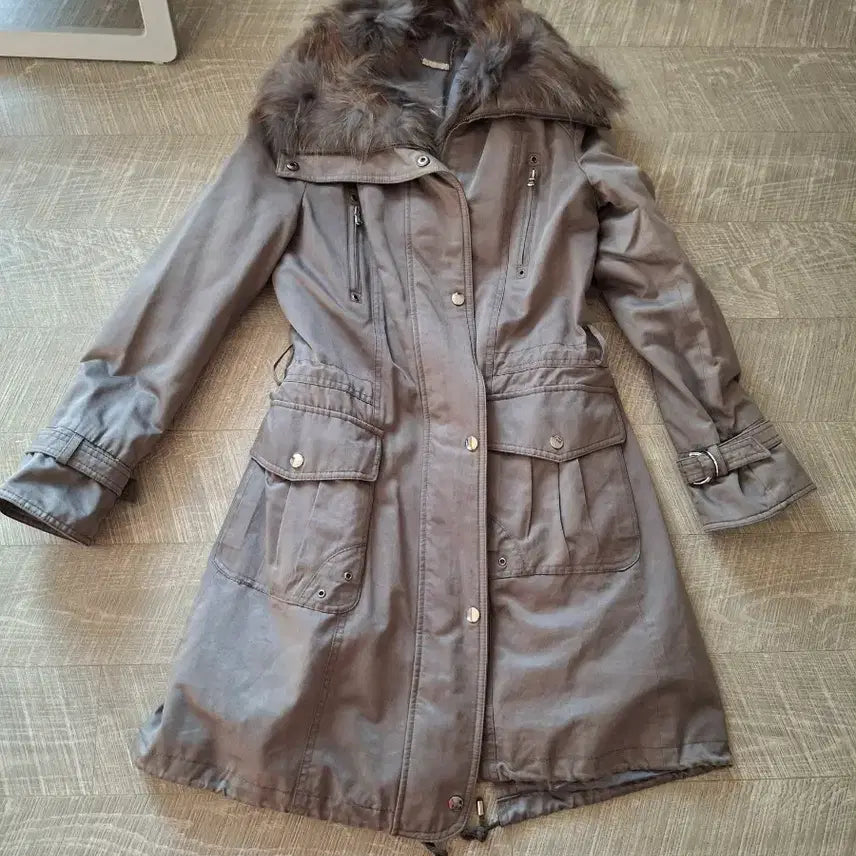 [BUNJANG] Charcoal Quilted Coat with Raccoon Fur Collar / 차콜색 누빔코트 라쿤털 카라 퍼코트