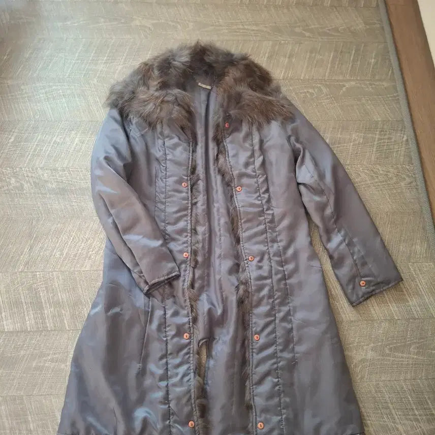 [BUNJANG] Charcoal Quilted Coat with Raccoon Fur Collar / 차콜색 누빔코트 라쿤털 카라 퍼코트