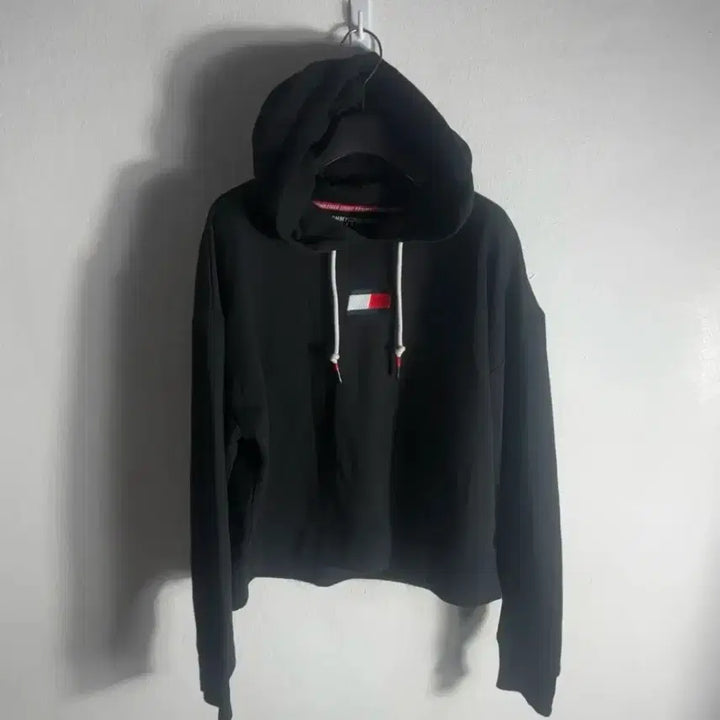 [BUNJANG] Tommy Hilfiger Black Essential Hoodie (L) / 타미힐피거 블랙 스몰 로고 에센셜 후드티 (L)